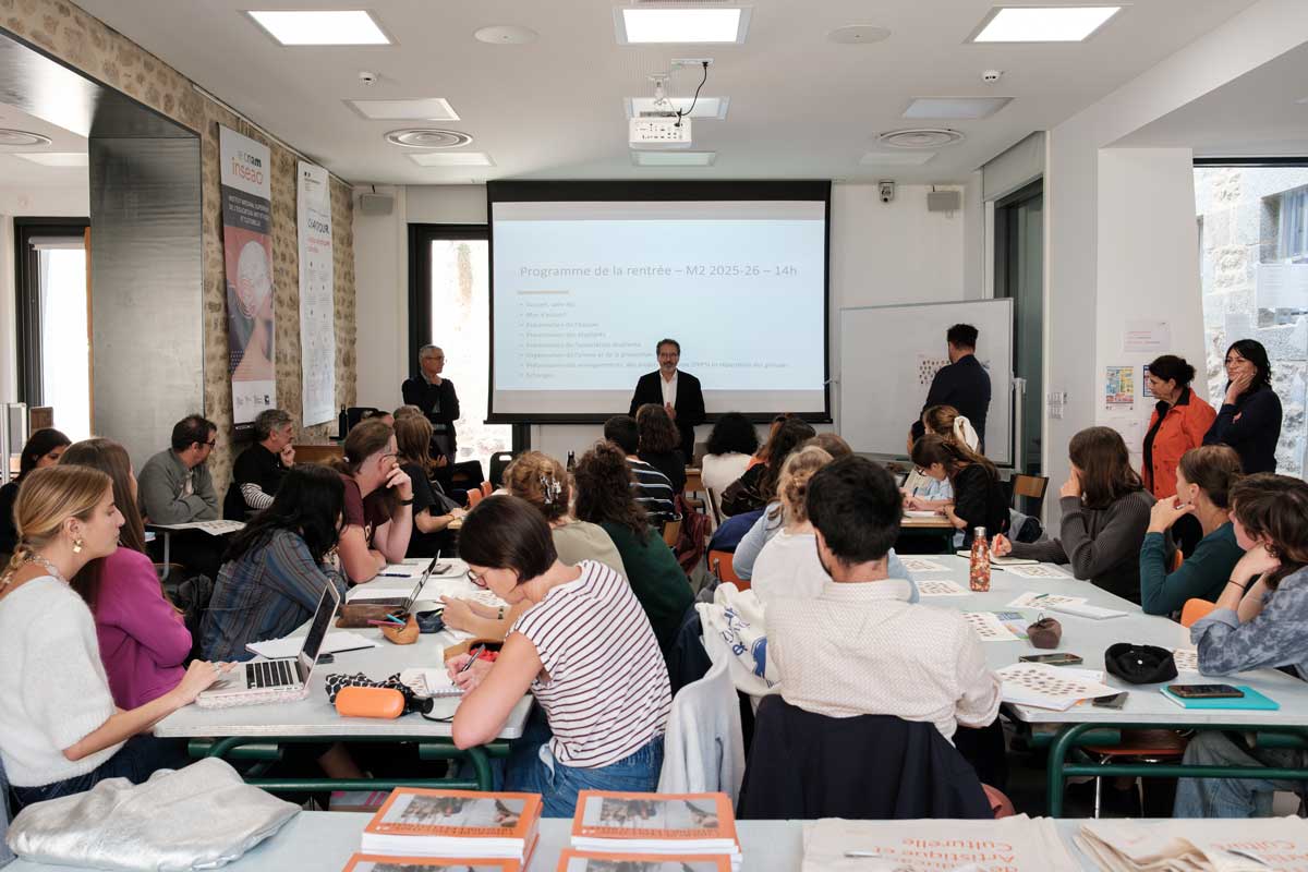 Alain Sarfati, administrateur provisoire, se présente aux étudiants de Master 2ème année le 3 septembre 2025